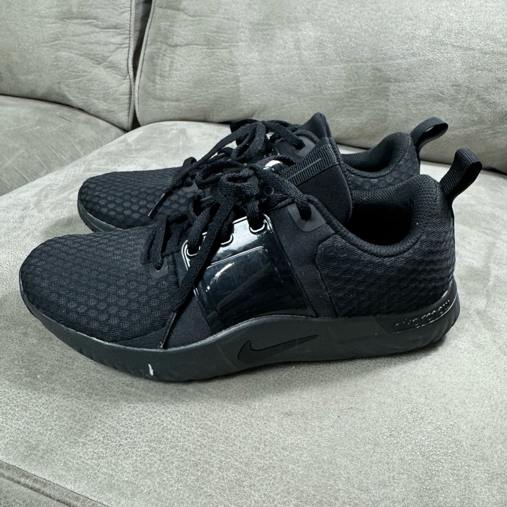 Nike Men's Black Athletic Shoes